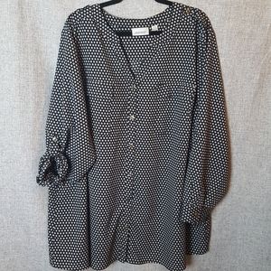 Avenue EUC Black w/White Polka Dot Tunic Sz 30/32